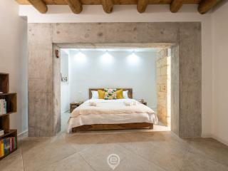 Classic Urban Elegance - 2