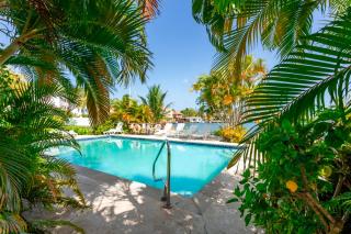 Bayview Town House 10- Central Stay with Ocean Views - Gros Islet - 0