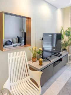 Stylish 1BR in Bahrain Bay Area, Cental Location with waterfront - Manama - 2