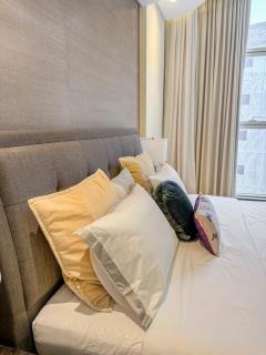 Stylish 1BR in Bahrain Bay Area, Cental Location with waterfront - Manama - 1