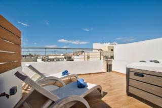 Sliema 2-bedroom Central Apartments and Penthouse with jacuzzi - Sliema - 3