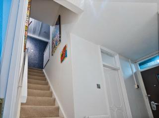 Central London Base 3BR Sleeps 8 Family Friendly - Londra - 5