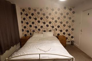 Curzon Street Retreat - 4 Beds - Reading - 1