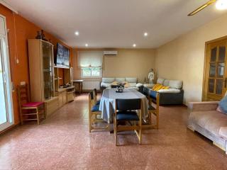 Pet-Friendly Villa with Pool - El Vendrell - 8