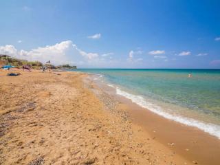 Attractive holiday home with shared pool - 1