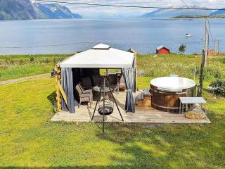 9 person holiday home in Lyngseidet - Lyngseidet - 3
