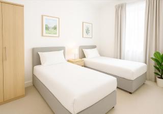 Modern 6 bed House near city center with parking - 3