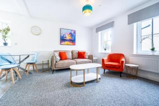 Two-bed Ground Floor Flat in Caerphilly Town Centre - Caerphilly - 3