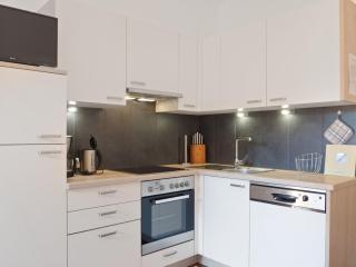 Apartment in Zillertal near Ski Slopes - Fügen - 2
