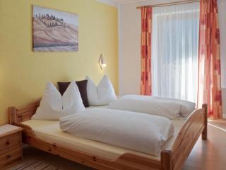 Apartment in Zillertal near Ski Slopes - Fügen - 1