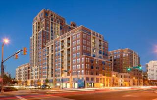 Pentagon Luxe Apartments - 0