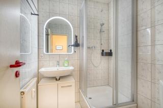 Larooms - WhiteRock#3 - StudioApartment - Merseburg - 2