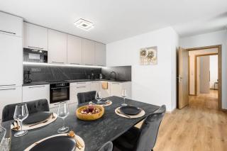 Fabulous Apartment with Terrace & Free Parking - 4