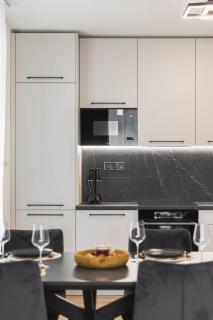 Fabulous Apartment with Terrace & Free Parking - 1