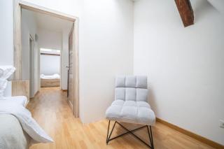 Elegant Main Street Apartment - 2