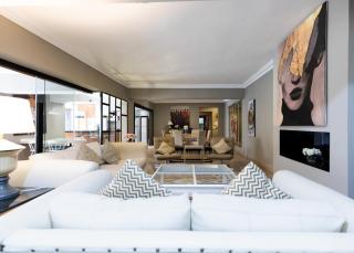 Chic Modern 4-Bedroom Apartment-Maadi Sarayat - 2