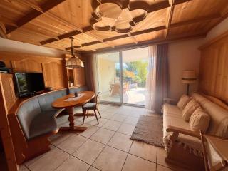 Traditional Cozy Apartment - 9