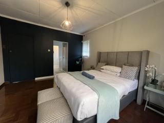Mutare Manor : The Upstairs - 2307 - 5