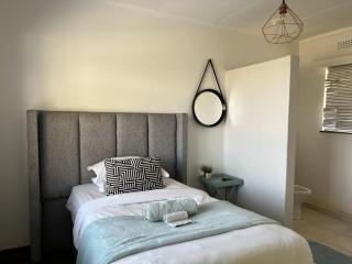 Mutare Manor : Single Room - 2308 - Mutare - 7