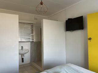 Mutare Manor : Single Room - 2308 - Mutare - 3