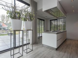 Villa with private jetty - 1