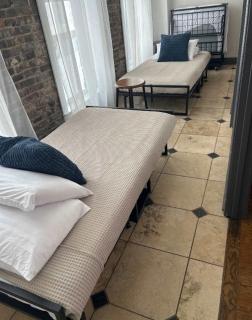 Spacious Penthouse ON the Broadway Strip - 5