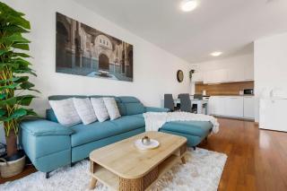 Urban Elegance Retreat - Bratislava - 9