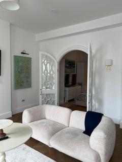Bright Flat near Little Venice, Charming & Central - 8