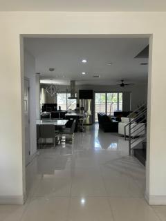 Luxury Beach Townhouse Steps from the Beach - 3