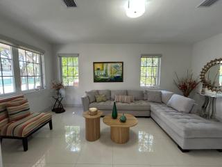 Luxury Beach Townhouse Steps from the Beach - 0