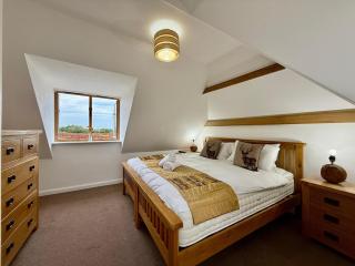 2Bed Cottage Near Odiham Castle Scenic Field Views - 3