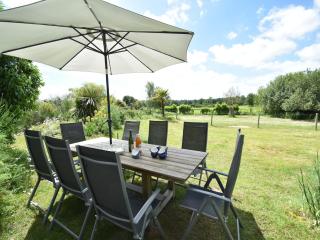 Lovely mansion with fenced garden - 3