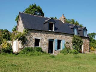 Lovely mansion with fenced garden - 0