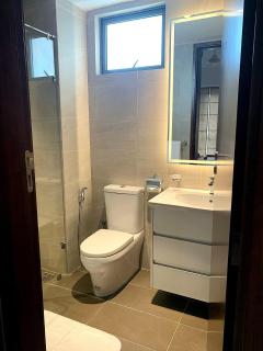 Stylish 2-Bedroom Trizen Retreat in Prime Location - 6