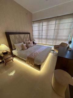 Stylish 2-Bedroom Trizen Retreat in Prime Location - 4