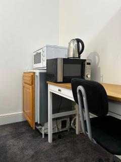 EGHAM LOVELY STUDIO SELF CONTAINED 2 mins station - Egham - 5