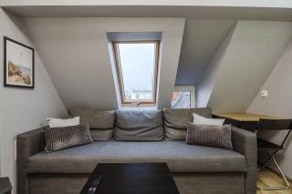 Wilda Grey Apartment by BookingHost - 4