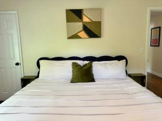 Pet & Boat friendly! Close to downtown! - 9