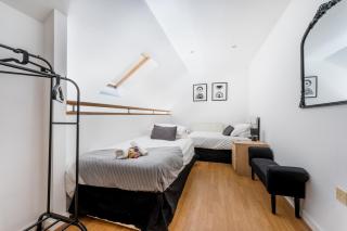 Contractor Stay, Secure Gated Parking, Long Stay Savings - Great Sankey - 7
