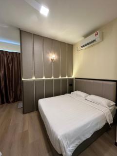 Entire home hosted by Catherine 4 bedroom House - Sandakan - 8