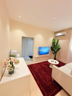 Modern Heritage - Al Hamra 1BR - 2
