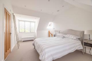 Luxurious Family Retreat in Ascot - Sunningdale - 3