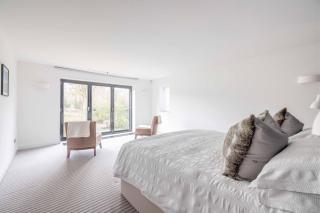 Luxurious Family Retreat in Ascot - Sunningdale - 8