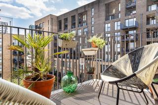 Chic East London Stay with Outdoor Space - 4
