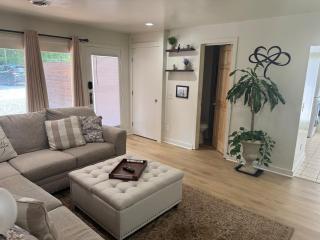 Thomas Place - 2