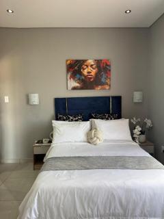 GlowtiAirbnb - Centurion - 4