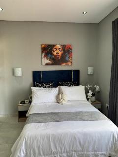 GlowtiAirbnb - Centurion - 3