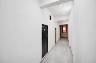 SPOT ON Hotel hansraj - 0