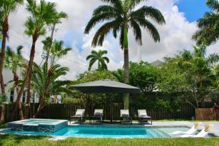 Friendly Fox Luxury Pool & Spa House Near Downtown & Beach - 8
