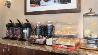 Best Western Plus Flathead Lake Inn and Suites - Kalispell - 4